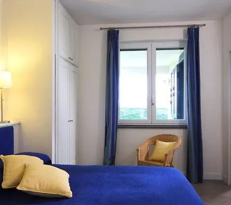 Sleeps 4 Pool Air Con Wifi T227219 *