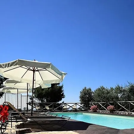דירה Sleeps 4 Pool Air Con Wifi T227219
